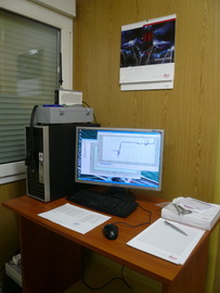 Vyhodnocovacie stredisko s modemom na prijímanie signálu 