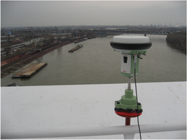 Prijímač GNSS na vrchole oblúka mosta 